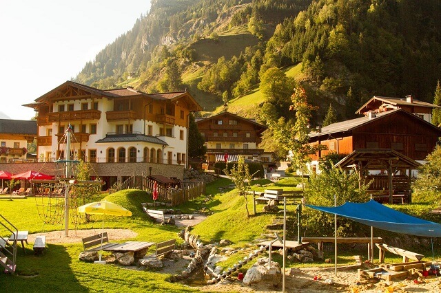 The hotel complex at the foot of the mountain. Courtesy of the Booking website