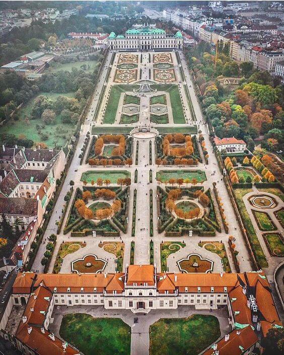 The Belvedere Palace Complex and the wonderful gardens. Photo: @world_walkerz