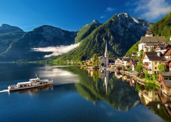 Hallstatt – the most picturesque village in Austria