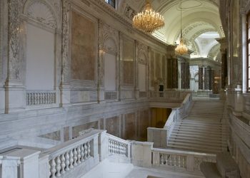 The corridors of the magnificent palace