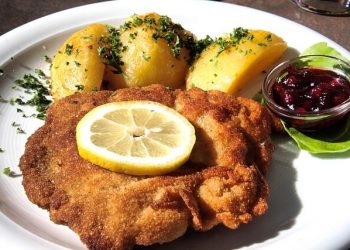 Viennese schnitzel dish