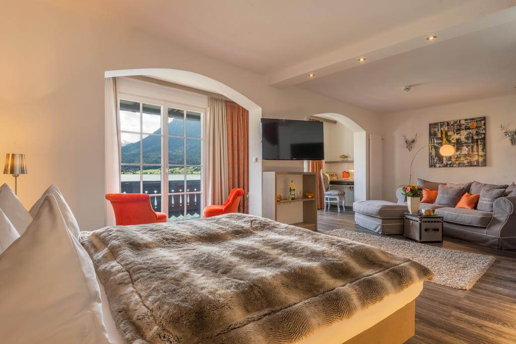 Hotel room. Courtesy of Booking.com