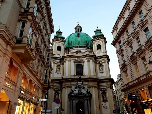An impressive church hidden among ancient buildings