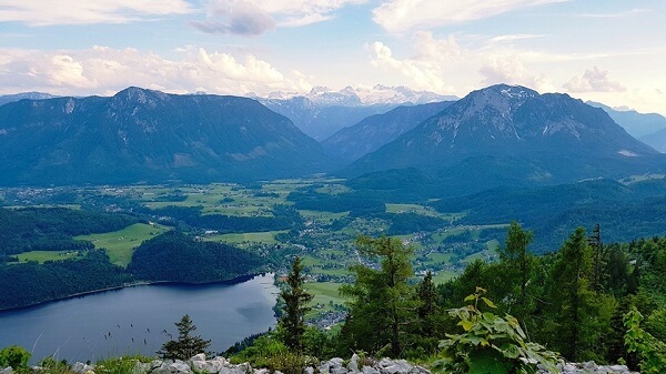 Lake Altaussee and the gorgeous view of the Dachstein Mountains