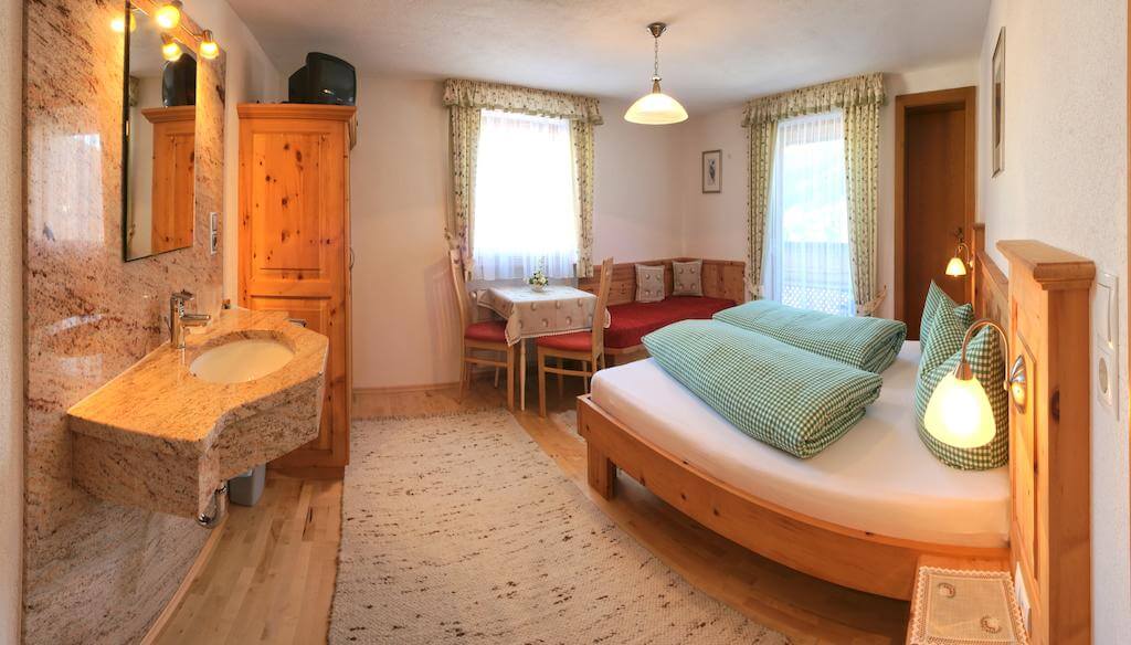 A room at Hochzeigerblick Farm. Courtesy of Booking.com