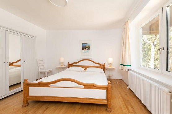 Room in Eden Apartments