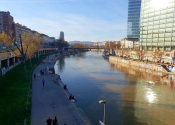 Danube Canal in Vienna | Cruises, Restaurants & Cycling
