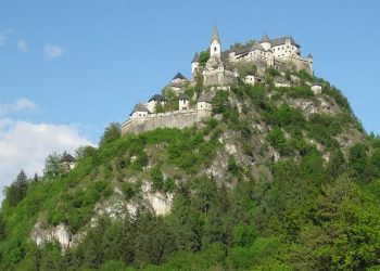 Hochosterwitz Castle in Carinthia | One of the Most Beautiful Castles in Austria