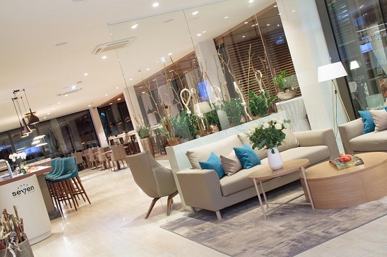Hotel Seven Lobby