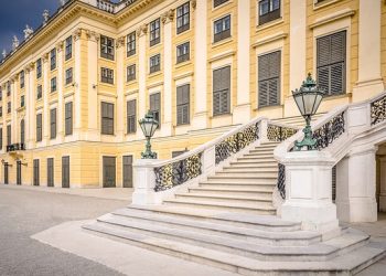 Schönbrunn Palace (Schloss Schönbrunn) | A Story of Splendor and Glory