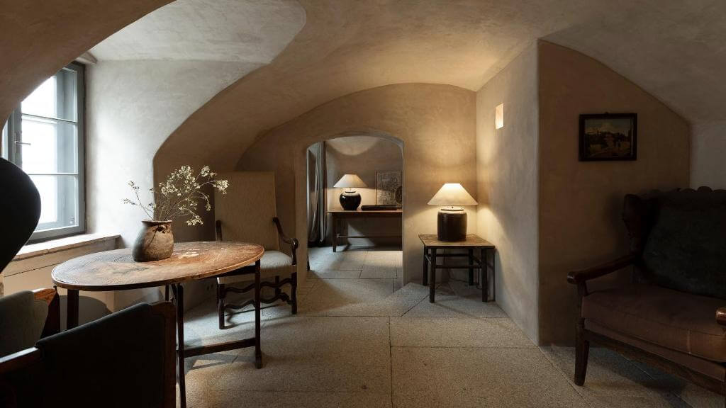 Hotel in a 16th-century building. Courtesy of Booking.com.