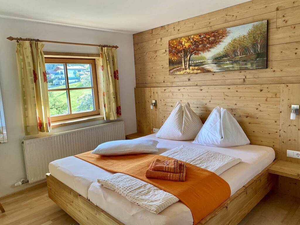 A room at Unterbichel Farm. Courtesy of the Booking.com website.