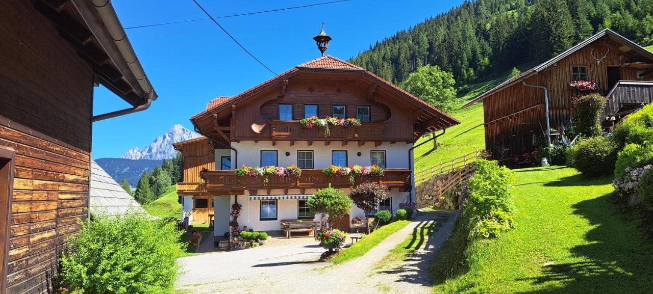 Farmhouse Fresoldhof. Courtesy of the Booking website.